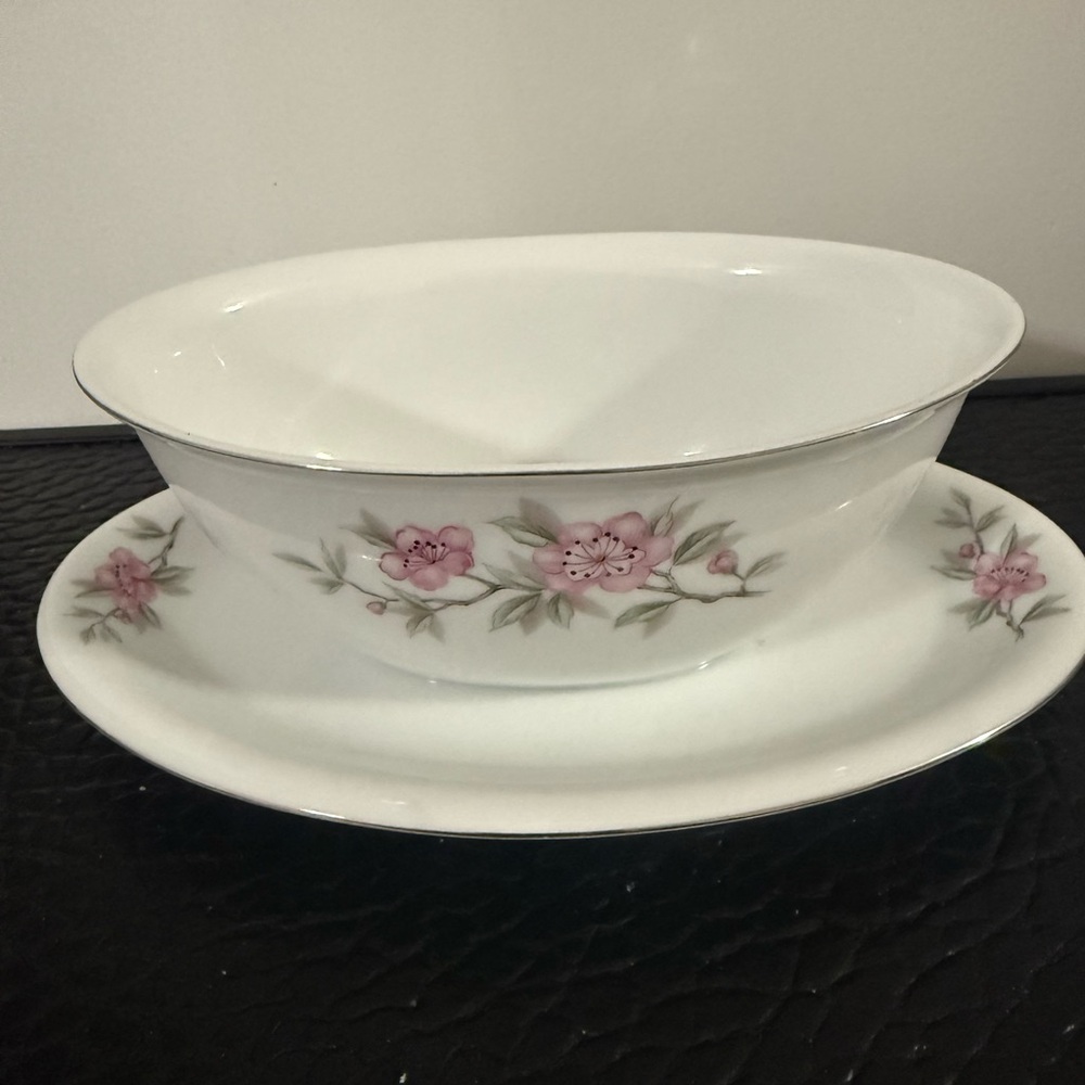 Elegant Floral Dynasty Gravy Boat & Underplate Set Fine China
Blossom time.